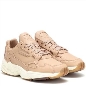 Brand new Falcons in ash pearl. Comes with box!